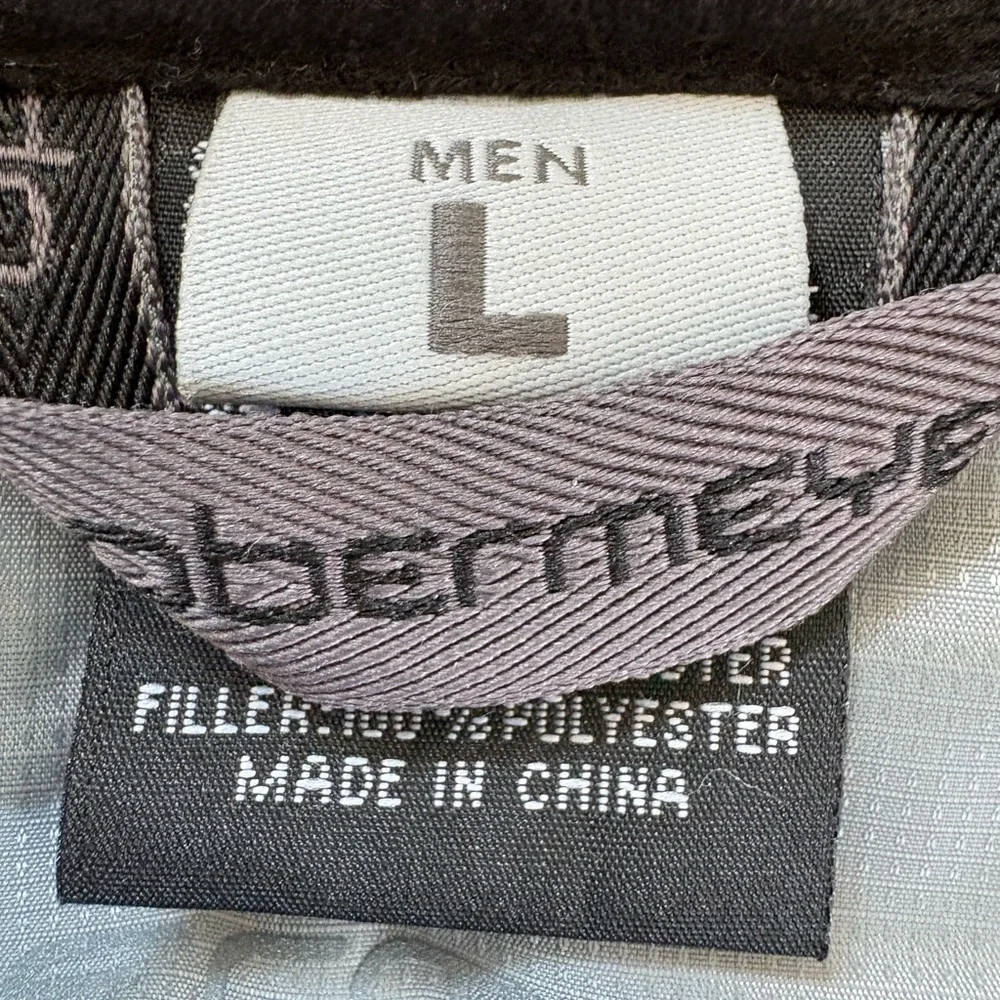 Obermeyer Men's Vest. Large. NWOT. Cool Interior Retro Winter Sports Graphics
